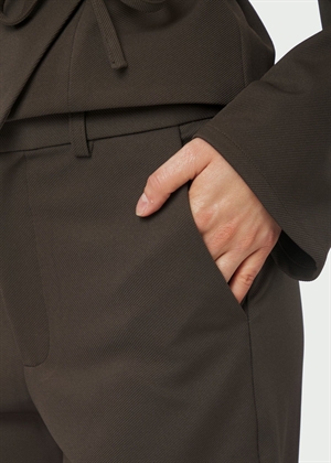 Nathalie buks Dark Brown Neo Noir 